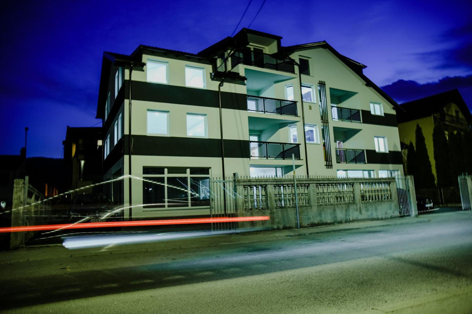 Deluxe Apartments Сараево Экстерьер фото