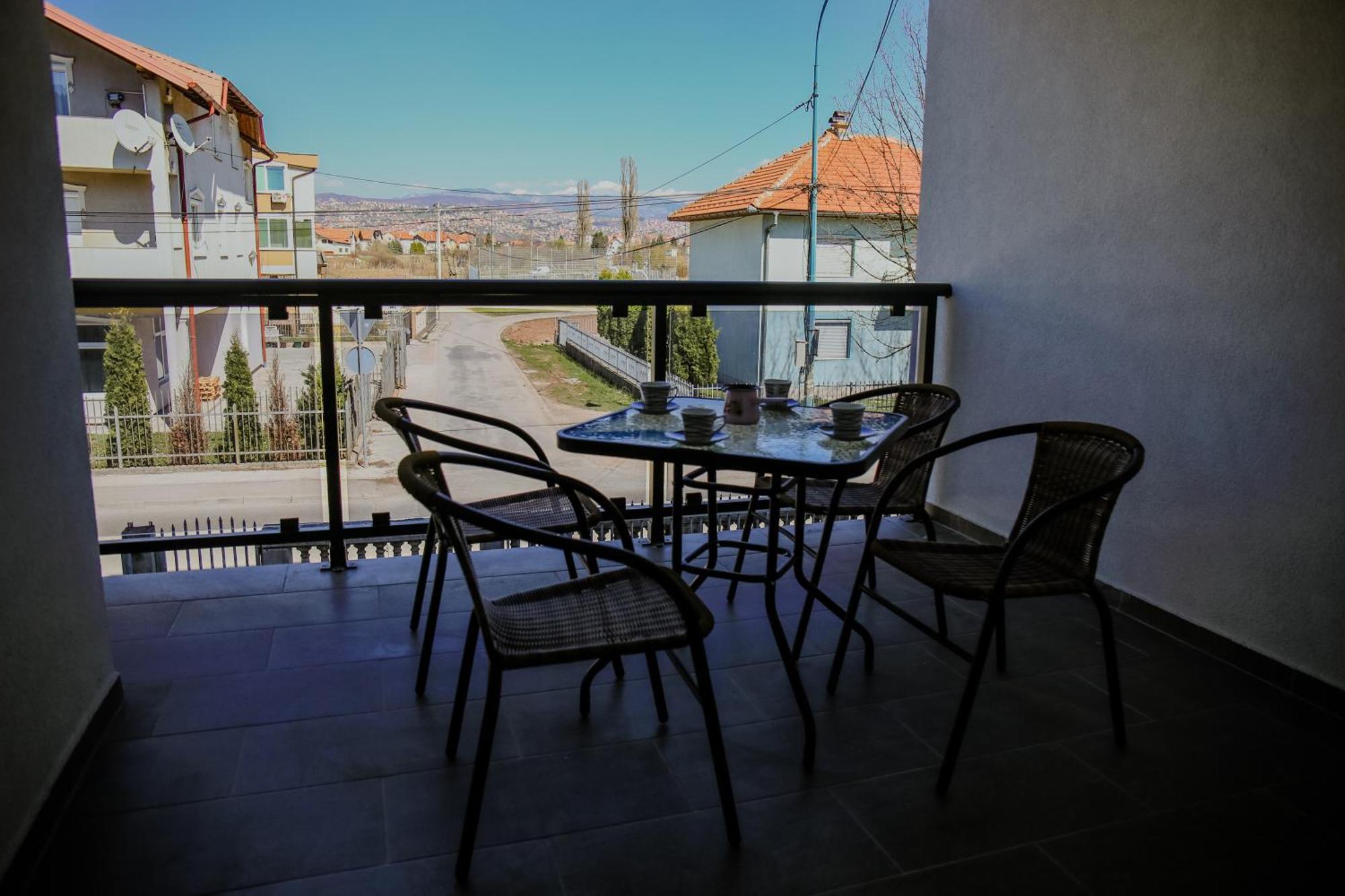 Deluxe Apartments Сараево Экстерьер фото